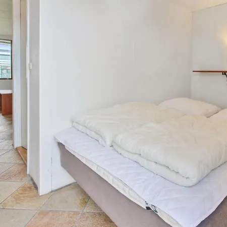 Illughi - 500m From The Sea By Interhome Lakolk